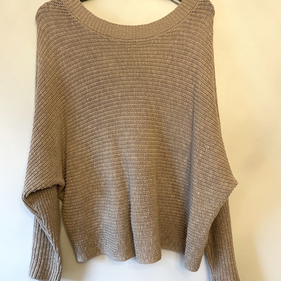 Sweater (size Medium) - Picture 1 of 2